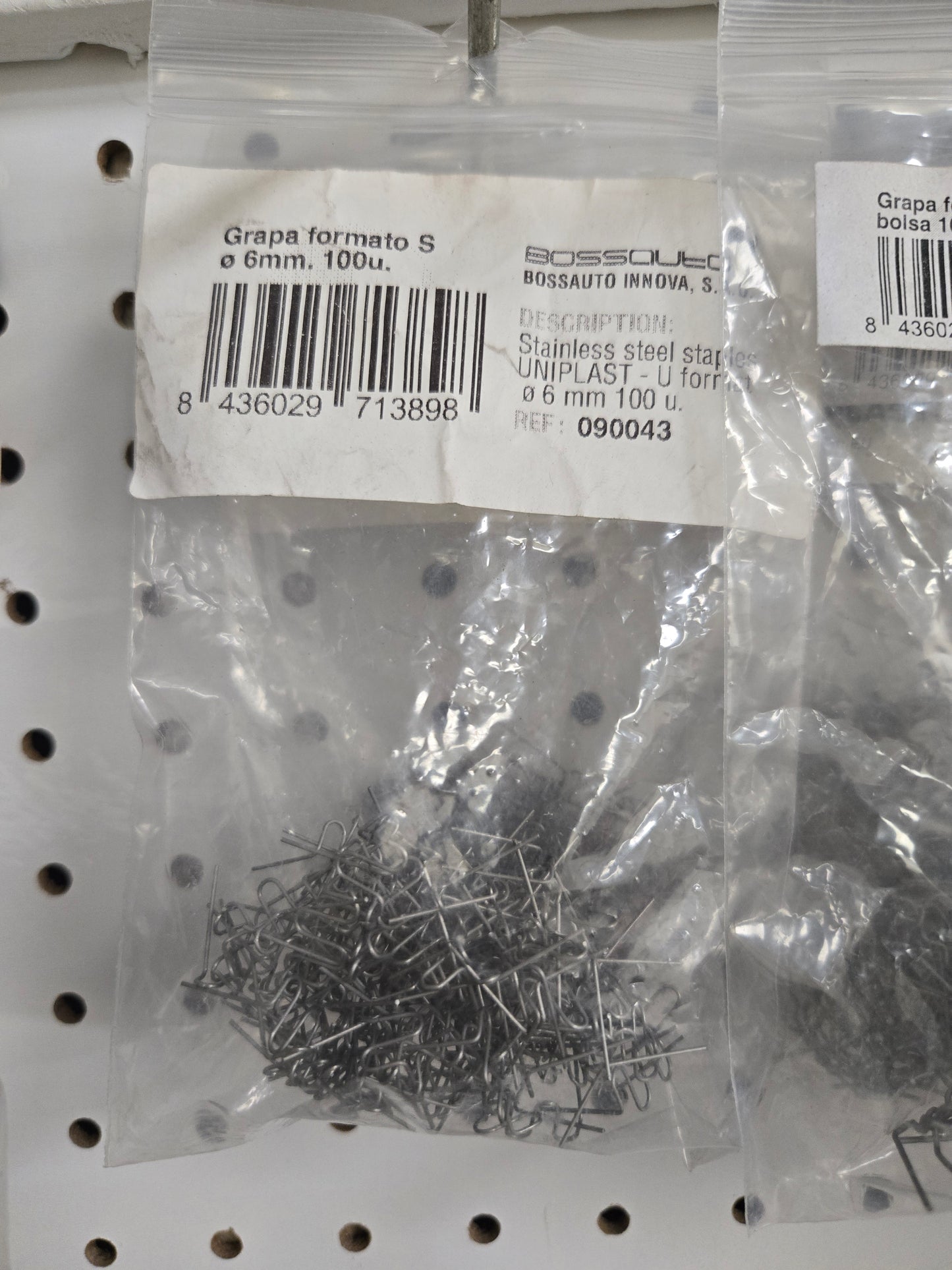 090043 100pack .6mm "u" staples 