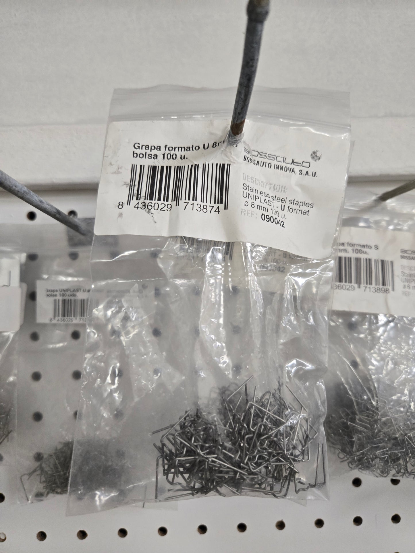 090042 100 pack .8mm "u" staples